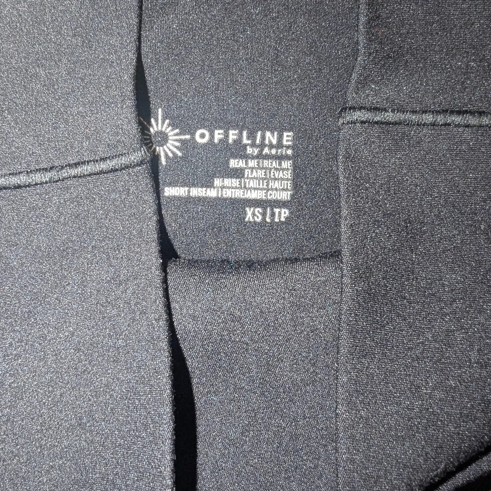 Aerie OFFLINE Black High-Rise Cross Over Leggings - Picture 2 of 2
